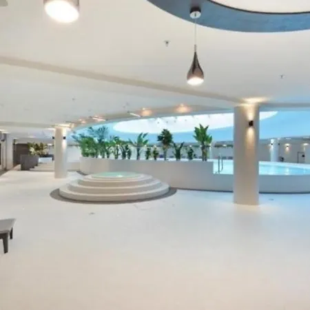 Διαμέρισμα Family Hanza Tower Pool & Sauna & Jacuzzi Στσέτσιν