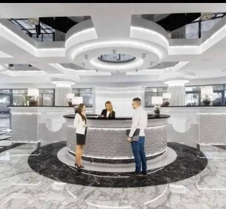 Διαμέρισμα Family Hanza Tower Pool & Sauna & Jacuzzi *